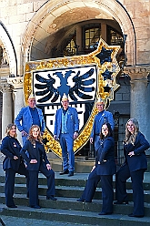 Rathausempfang 2024-11-08 30  Stadtoberhaupt empfängt des. Stadtprinz - Freitag, 8. November,  empfing OB Sören Link se. des. Tollität Holger II. samt Gefolge und die Kinderprinzencrew im Rathaus. Einen Eintrag ins goldene Buch der Stadt rundete den Besuch ab. : DVPJ, Holger II, Phil II., Prinz Karneval, Prinz, Prinzessin Mia I., Hofmarschälle, Page, Pagen, Paginnen, HDK, Duisburg, Karneval, Helau, Tollität, Event, Session 2024, Session 2025, HDK Duisburg, Hauptausschuss, Hauptausschuss Karneval Duisburg, Duisburg ist echt