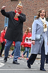 AuftaktNord 2024-11-08 23  Alle unter einer Kappe - die Nordvereine - Begonnen hat der Tag mit der karnevalistischen Messe in der Abteikirche in Duisburg Hamborn. Von dort zogen wir mit den geladen Vereinen zum Rathaus. Wir begleiteten das bunte Programm mit unserer Vorstellung zusammen mit der Kinderprinzencrew. : DVPJ, Holger II, Phil II., Prinz Karneval, Prinz, Prinzessin Mia I., Hofmarschälle, Page, Pagen, Paginnen, HDK, Duisburg, Karneval, Helau, Tollität, Event, Session 2024, Session 2025, HDK Duisburg, Hauptausschuss, Hauptausschuss Karneval Duisburg, Duisburg ist echt