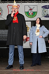 AuftaktNord 2024-11-08 43  Alle unter einer Kappe - die Nordvereine - Begonnen hat der Tag mit der karnevalistischen Messe in der Abteikirche in Duisburg Hamborn. Von dort zogen wir mit den geladen Vereinen zum Rathaus. Wir begleiteten das bunte Programm mit unserer Vorstellung zusammen mit der Kinderprinzencrew. : DVPJ, Holger II, Phil II., Prinz Karneval, Prinz, Prinzessin Mia I., Hofmarschälle, Page, Pagen, Paginnen, HDK, Duisburg, Karneval, Helau, Tollität, Event, Session 2024, Session 2025, HDK Duisburg, Hauptausschuss, Hauptausschuss Karneval Duisburg, Duisburg ist echt