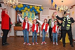 01 Hoppe KGBaerl  2024-11-09 02  3 mal Hoppeditz Helau - Erste Station am heutigen Samstagabend das „Restaurant Waldhof“, hier erweckt die 1. KG Baerl den Hoppeditz. Über den Rhein geht es danach  ins „St. Ewald Gemeindehaus“ in Laar. Dort feiert die Rot-Goldenen KG ihren Sessionsauftakt. Von dort führt uns der Weg dann in die City zum „IntercityHotel“. Die Römergarde hat zum Legionsappell der Session geladen. : DVPJ, Holger II, Phil II., Prinz Karneval, Prinz, Prinzessin Mia I., Hofmarschälle, Page, Pagen, Paginnen, HDK, Duisburg, Karneval, Helau, Tollität, Event, Session 2024, Session 2025, HDK Duisburg, Hauptausschuss, Hauptausschuss Karneval Duisburg, Duisburg ist echt