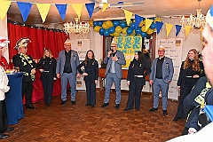 01 Hoppe KGBaerl  2024-11-09 03  3 mal Hoppeditz Helau - Erste Station am heutigen Samstagabend das „Restaurant Waldhof“, hier erweckt die 1. KG Baerl den Hoppeditz. Über den Rhein geht es danach  ins „St. Ewald Gemeindehaus“ in Laar. Dort feiert die Rot-Goldenen KG ihren Sessionsauftakt. Von dort führt uns der Weg dann in die City zum „IntercityHotel“. Die Römergarde hat zum Legionsappell der Session geladen. : DVPJ, Holger II, Phil II., Prinz Karneval, Prinz, Prinzessin Mia I., Hofmarschälle, Page, Pagen, Paginnen, HDK, Duisburg, Karneval, Helau, Tollität, Event, Session 2024, Session 2025, HDK Duisburg, Hauptausschuss, Hauptausschuss Karneval Duisburg, Duisburg ist echt