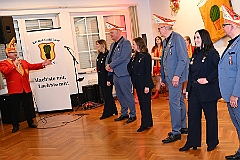 02 Hoppe RGLaar 2024-11-09 07  3 mal Hoppeditz Helau - Erste Station am heutigen Samstagabend das „Restaurant Waldhof“, hier erweckt die 1. KG Baerl den Hoppeditz. Über den Rhein geht es danach  ins „St. Ewald Gemeindehaus“ in Laar. Dort feiert die Rot-Goldenen KG ihren Sessionsauftakt. Von dort führt uns der Weg dann in die City zum „IntercityHotel“. Die Römergarde hat zum Legionsappell der Session geladen. : DVPJ, Holger II, Phil II., Prinz Karneval, Prinz, Prinzessin Mia I., Hofmarschälle, Page, Pagen, Paginnen, HDK, Duisburg, Karneval, Helau, Tollität, Event, Session 2024, Session 2025, HDK Duisburg, Hauptausschuss, Hauptausschuss Karneval Duisburg, Duisburg ist echt
