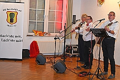 02 Hoppe RGLaar 2024-11-09 08  3 mal Hoppeditz Helau - Erste Station am heutigen Samstagabend das „Restaurant Waldhof“, hier erweckt die 1. KG Baerl den Hoppeditz. Über den Rhein geht es danach  ins „St. Ewald Gemeindehaus“ in Laar. Dort feiert die Rot-Goldenen KG ihren Sessionsauftakt. Von dort führt uns der Weg dann in die City zum „IntercityHotel“. Die Römergarde hat zum Legionsappell der Session geladen. : DVPJ, Holger II, Phil II., Prinz Karneval, Prinz, Prinzessin Mia I., Hofmarschälle, Page, Pagen, Paginnen, HDK, Duisburg, Karneval, Helau, Tollität, Event, Session 2024, Session 2025, HDK Duisburg, Hauptausschuss, Hauptausschuss Karneval Duisburg, Duisburg ist echt