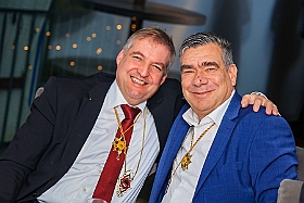 Gruendungsfest CDC 2024-11-15 09  Wir, die „Roten Funken“ - Am Freitagabend, 15 November traf sich unser „Corps de Chevaliers zum Gründungsfest in der „Küppersmühle“ im Innenhafen. : DVPJ, Holger II, Phil II., Prinz Karneval, Prinz, Prinzessin Mia I., Hofmarschälle, Page, Pagen, Paginnen, HDK, Duisburg, Karneval, Helau, Tollität, Event, Session 2024, Session 2025, HDK Duisburg, Hauptausschuss, Hauptausschuss Karneval Duisburg, Duisburg ist echt