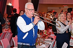 88JahrePrinzengarde 2025- 01-14 24  Galaabend zum Jubiläum - „Fastelovend“ im Steinhof. Die Prinzengarde feierte ihr 88-jähriges Bestehen mit einem rauschendem Galaabend im  Kultur- und Bürgerzentrum Duisburg-Süd „Steinhof“ Huckingen und die kölner Karnevalgrößen gaben sich die Klinke in die Hand. : DVPJ, Holger II, Phil II., Prinz Karneval, Prinz, Prinzessin Mia I., Hofmarschälle, Page, Pagen, Paginnen, HDK, Duisburg, Karneval, Helau, Tollität, Event, Session 2024, Session 2025, HDK Duisburg, Hauptausschuss, Hauptausschuss Karneval Duisburg, Duisburg ist echt