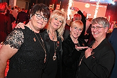 88JahrePrinzengarde 2025- 01-14 45  Galaabend zum Jubiläum - „Fastelovend“ im Steinhof. Die Prinzengarde feierte ihr 88-jähriges Bestehen mit einem rauschendem Galaabend im  Kultur- und Bürgerzentrum Duisburg-Süd „Steinhof“ Huckingen und die kölner Karnevalgrößen gaben sich die Klinke in die Hand. : DVPJ, Holger II, Phil II., Prinz Karneval, Prinz, Prinzessin Mia I., Hofmarschälle, Page, Pagen, Paginnen, HDK, Duisburg, Karneval, Helau, Tollität, Event, Session 2024, Session 2025, HDK Duisburg, Hauptausschuss, Hauptausschuss Karneval Duisburg, Duisburg ist echt