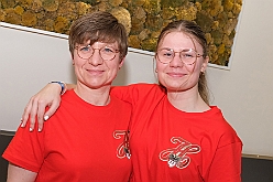 Hofburg 2025-01-17 058  Einzug in die Hofburg - 17. Januar 2025, ein kühler Abend vor dem IntercityHotel am Duisburger Hauptbahnhof. Wir begrüßten die anwesenden Gesellschaften vor der Tür mit anschließender Fahnenhissung. Danach gab es ein feucht fröhliches Miteinander im Restaurant und an der Bar. : DVPJ, Holger II, Phil II., Prinz Karneval, Prinz, Prinzessin Mia I., Hofmarschälle, Page, Pagen, Paginnen, HDK, Duisburg, Karneval, Helau, Tollität, Event, Session 2024, Session 2025, HDK Duisburg, Hauptausschuss, Hauptausschuss Karneval Duisburg, Duisburg ist echt