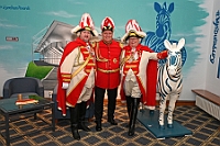 Kuerung 2025-01-18 013  Endlich Prinz Holger II. - Am Samstag 18. Januar 2025 war es endlich soweit. Kürung se. Tollität Prinz Holger II. Mit einem Gala-Abend in der ausverkauften Mercatorhalle in Duisburg. Ein stimmungsvoller Abend mit Show, Musik und Tanz.  Vorab präsentierte sich die Prinzencrew 2025 im WYNDHAM Hotel Duisburger Hof der Leibgarde se. Tollität, die Prinzengarde der Stadt Duisburg. : DVPJ, Holger II, Phil II., Prinz Karneval, Prinz, Prinzessin Mia I., Hofmarschälle, Page, Pagen, Paginnen, HDK, Duisburg, Karneval, Helau, Tollität, Event, Session 2024, Session 2025, HDK Duisburg, Hauptausschuss, Hauptausschuss Karneval Duisburg, Duisburg ist echt