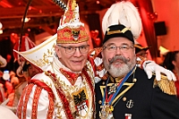 Ptinzenempfang 2025-01-19 052  Der Prinzenempfang - Se.Tollität Prinz Holger II. samt Crew empfing einen Tag nach seiner Kürung Sponsoren, Family and Friends, den HDK-Förderkreis und Abordnungen der Stadt und Gesellschaften im bis auf den letzten Stuhl gefüllten Saal des Kultur- und Bürgerzentrum Duisburg-Süd „Steinhof“ Huckingen. Es gab ein buntes Programm das schon einem Sitzungformat entsprach. : DVPJ, Holger II, Phil II., Prinz Karneval, Prinz, Prinzessin Mia I., Hofmarschälle, Page, Pagen, Paginnen, HDK, Duisburg, Karneval, Helau, Tollität, Event, Session 2024, Session 2025, HDK Duisburg, Hauptausschuss, Hauptausschuss Karneval Duisburg, Duisburg ist echt