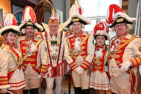 01 Herren KG Ruhrort 2025-01-19 02  Der 1. Tour-Tag der Prinzencrew 2025 - Nach einer kurzen Nacht hieß es Sonntag vormittag auf zur Herrenmatinee der 1. Ruhrorten KG Weiß-Grün im WYNDHAM Hotel Duisburg Hof. Danach hieß es drei mal Herrensitzung. In der „Alten Feuerwache“ bei der Ehrengarde Blau-Weiß, dann bei der KVO und zum Schluss bei der KG Bau-Silber in Rheinhausen. : DVPJ, Holger II, Phil II., Prinz Karneval, Prinz, Prinzessin Mia I., Hofmarschälle, Page, Pagen, Paginnen, HDK, Duisburg, Karneval, Helau, Tollität, Event, Session 2024, Session 2025, HDK Duisburg, Hauptausschuss, Hauptausschuss Karneval Duisburg, Duisburg ist echt