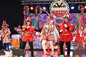 03 Herren KVO 2025-01-19 08  Der 1. Tour-Tag der Prinzencrew 2025 - Nach einer kurzen Nacht hieß es Sonntag vormittag auf zur Herrenmatinee der 1. Ruhrorten KG Weiß-Grün im WYNDHAM Hotel Duisburg Hof. Danach hieß es drei mal Herrensitzung. In der „Alten Feuerwache“ bei der Ehrengarde Blau-Weiß, dann bei der KVO und zum Schluss bei der KG Bau-Silber in Rheinhausen. : DVPJ, Holger II, Phil II., Prinz Karneval, Prinz, Prinzessin Mia I., Hofmarschälle, Page, Pagen, Paginnen, HDK, Duisburg, Karneval, Helau, Tollität, Event, Session 2024, Session 2025, HDK Duisburg, Hauptausschuss, Hauptausschuss Karneval Duisburg, Duisburg ist echt