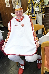 KarMuseum 2025-01-21 11  Besuch im Museum - Orden, Orden und noch mehr Orden sind in den Vitrinen zu sehen. Es begegnen einem auch in Ornaten und Uniformen bekleidete Schaufensterfiguren. Im 1. Niederrheinische Karnevalsmuseum, existiert seit 1973, wird die Geschichte des niederrheinischen  Karnevals bis heute dargestellt. : DVPJ, Holger II, Phil II., Prinz Karneval, Prinz, Prinzessin Mia I., Hofmarschälle, Page, Pagen, Paginnen, HDK, Duisburg, Karneval, Helau, Tollität, Event, Session 2024, Session 2025, HDK Duisburg, Hauptausschuss, Hauptausschuss Karneval Duisburg, Duisburg ist echt