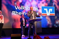 Volksbank 2025--01-23 021  Zusammen mit den Kölnern - Im Kultur- und Bürgerzentrum Duisburg-Süd „Steinhof“ Huckingen war zum 9. Mal die Volksbank Rhein-Ruhr Veranstalter einer Karnevalssitzung. Mit im Programm die Kinderprinzencrew und einige großartige Künstler des Kölner Karnevals, wie Kasalla, Räuber, dem Sitzungspräsidenten Volker Weininger, Martin Schopps. : DVPJ, Holger II, Phil II., Prinz Karneval, Prinz, Prinzessin Mia I., Hofmarschälle, Page, Pagen, Paginnen, HDK, Duisburg, Karneval, Helau, Tollität, Event, Session 2024, Session 2025, HDK Duisburg, Hauptausschuss, Hauptausschuss Karneval Duisburg, Duisburg ist echt