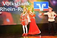 Volksbank 2025--01-23 025  Zusammen mit den Kölnern - Im Kultur- und Bürgerzentrum Duisburg-Süd „Steinhof“ Huckingen war zum 9. Mal die Volksbank Rhein-Ruhr Veranstalter einer Karnevalssitzung. Mit im Programm die Kinderprinzencrew und einige großartige Künstler des Kölner Karnevals, wie Kasalla, Räuber, dem Sitzungspräsidenten Volker Weininger, Martin Schopps. : DVPJ, Holger II, Phil II., Prinz Karneval, Prinz, Prinzessin Mia I., Hofmarschälle, Page, Pagen, Paginnen, HDK, Duisburg, Karneval, Helau, Tollität, Event, Session 2024, Session 2025, HDK Duisburg, Hauptausschuss, Hauptausschuss Karneval Duisburg, Duisburg ist echt
