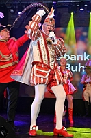 Volksbank 2025--01-23 052  Zusammen mit den Kölnern - Im Kultur- und Bürgerzentrum Duisburg-Süd „Steinhof“ Huckingen war zum 9. Mal die Volksbank Rhein-Ruhr Veranstalter einer Karnevalssitzung. Mit im Programm die Kinderprinzencrew und einige großartige Künstler des Kölner Karnevals, wie Kasalla, Räuber, dem Sitzungspräsidenten Volker Weininger, Martin Schopps. : DVPJ, Holger II, Phil II., Prinz Karneval, Prinz, Prinzessin Mia I., Hofmarschälle, Page, Pagen, Paginnen, HDK, Duisburg, Karneval, Helau, Tollität, Event, Session 2024, Session 2025, HDK Duisburg, Hauptausschuss, Hauptausschuss Karneval Duisburg, Duisburg ist echt