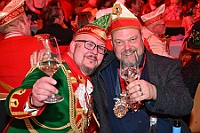 Volksbank 2025--01-23 075  Zusammen mit den Kölnern - Im Kultur- und Bürgerzentrum Duisburg-Süd „Steinhof“ Huckingen war zum 9. Mal die Volksbank Rhein-Ruhr Veranstalter einer Karnevalssitzung. Mit im Programm die Kinderprinzencrew und einige großartige Künstler des Kölner Karnevals, wie Kasalla, Räuber, dem Sitzungspräsidenten Volker Weininger, Martin Schopps. : DVPJ, Holger II, Phil II., Prinz Karneval, Prinz, Prinzessin Mia I., Hofmarschälle, Page, Pagen, Paginnen, HDK, Duisburg, Karneval, Helau, Tollität, Event, Session 2024, Session 2025, HDK Duisburg, Hauptausschuss, Hauptausschuss Karneval Duisburg, Duisburg ist echt