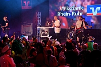 Volksbank 2025--01-23 084  Zusammen mit den Kölnern - Im Kultur- und Bürgerzentrum Duisburg-Süd „Steinhof“ Huckingen war zum 9. Mal die Volksbank Rhein-Ruhr Veranstalter einer Karnevalssitzung. Mit im Programm die Kinderprinzencrew und einige großartige Künstler des Kölner Karnevals, wie Kasalla, Räuber, dem Sitzungspräsidenten Volker Weininger, Martin Schopps. : DVPJ, Holger II, Phil II., Prinz Karneval, Prinz, Prinzessin Mia I., Hofmarschälle, Page, Pagen, Paginnen, HDK, Duisburg, Karneval, Helau, Tollität, Event, Session 2024, Session 2025, HDK Duisburg, Hauptausschuss, Hauptausschuss Karneval Duisburg, Duisburg ist echt