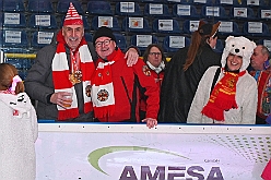 Karneval ONI CE 2025-01-24 27  Prinzenwiegen auf dem Eis - Eislaufen bei karnevalistischem Tönen. In der PreZero Rheinlandhalle hieß zum dritten mal „Karneval ON ICE“. Auf dem roten Teppich das Prinzenwiegen, der kleinen wie großen Tollitäten. Dazu präsentierten die Crews ihr Showprogramm.  Eishockey wurde auch gespielt, Team Karneval gegen Team Rathaus, mit dem Sieg in diesmal für das Team Rathaus. : DVPJ, Holger II, Phil II., Prinz Karneval, Prinz, Prinzessin Mia I., Hofmarschälle, Page, Pagen, Paginnen, HDK, Duisburg, Karneval, Helau, Tollität, Event, Session 2024, Session 2025, HDK Duisburg, Hauptausschuss, Hauptausschuss Karneval Duisburg, Duisburg ist echt