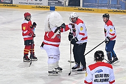 Karneval ONI CE 2025-01-24 48  Prinzenwiegen auf dem Eis - Eislaufen bei karnevalistischem Tönen. In der PreZero Rheinlandhalle hieß zum dritten mal „Karneval ON ICE“. Auf dem roten Teppich das Prinzenwiegen, der kleinen wie großen Tollitäten. Dazu präsentierten die Crews ihr Showprogramm.  Eishockey wurde auch gespielt, Team Karneval gegen Team Rathaus, mit dem Sieg in diesmal für das Team Rathaus. : DVPJ, Holger II, Phil II., Prinz Karneval, Prinz, Prinzessin Mia I., Hofmarschälle, Page, Pagen, Paginnen, HDK, Duisburg, Karneval, Helau, Tollität, Event, Session 2024, Session 2025, HDK Duisburg, Hauptausschuss, Hauptausschuss Karneval Duisburg, Duisburg ist echt