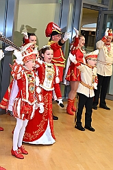 01 DuisburgKontor 2025-01-29 08  Duisburg Kontor und Seniorenkarneval - Traditioneller Prinzenempfang bei Duisburg Kontor im CityPalais. Uwe Kluge, Geschäftsführer von Duisburg Kontor, begrüßte zusammen mit einigen seiner Mitarbeiter  Stadtprinz Holger II. und die Kinderprinzencrew in der VIP-Lounge des CityPalais. Danach ging es zum Seniorenkarneval der Evangelischen Dienste Duisburg „Beecker Hausgemeinschaften / Haus an der Flottenstraße“. : DVPJ, Holger II, Phil II., Prinz Karneval, Prinz, Prinzessin Mia I., Hofmarschälle, Page, Pagen, Paginnen, HDK, Duisburg, Karneval, Helau, Tollität, Event, Session 2024, Session 2025, HDK Duisburg, Hauptausschuss, Hauptausschuss Karneval Duisburg, Duisburg ist echt