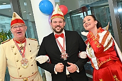 01 DuisburgKontor 2025-01-29 15  Duisburg Kontor und Seniorenkarneval - Traditioneller Prinzenempfang bei Duisburg Kontor im CityPalais. Uwe Kluge, Geschäftsführer von Duisburg Kontor, begrüßte zusammen mit einigen seiner Mitarbeiter  Stadtprinz Holger II. und die Kinderprinzencrew in der VIP-Lounge des CityPalais. Danach ging es zum Seniorenkarneval der Evangelischen Dienste Duisburg „Beecker Hausgemeinschaften / Haus an der Flottenstraße“. : DVPJ, Holger II, Phil II., Prinz Karneval, Prinz, Prinzessin Mia I., Hofmarschälle, Page, Pagen, Paginnen, HDK, Duisburg, Karneval, Helau, Tollität, Event, Session 2024, Session 2025, HDK Duisburg, Hauptausschuss, Hauptausschuss Karneval Duisburg, Duisburg ist echt