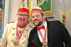 02 SeniorenkarBeeck 2025-01-29 04  Duisburg Kontor und Seniorenkarneval - Traditioneller Prinzenempfang bei Duisburg Kontor im CityPalais. Uwe Kluge, Geschäftsführer von Duisburg Kontor, begrüßte zusammen mit einigen seiner Mitarbeiter  Stadtprinz Holger II. und die Kinderprinzencrew in der VIP-Lounge des CityPalais. Danach ging es zum Seniorenkarneval der Evangelischen Dienste Duisburg „Beecker Hausgemeinschaften / Haus an der Flottenstraße“. : DVPJ, Holger II, Phil II., Prinz Karneval, Prinz, Prinzessin Mia I., Hofmarschälle, Page, Pagen, Paginnen, HDK, Duisburg, Karneval, Helau, Tollität, Event, Session 2024, Session 2025, HDK Duisburg, Hauptausschuss, Hauptausschuss Karneval Duisburg, Duisburg ist echt