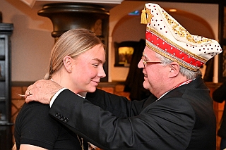 KoenigBrauerei 2025-01-30 07  Der Prinz ist ein „König“ - Mit der Prinzengarde „ON TOUR“. Am 30. Januar  waren wir mit der Prinzengarde und einigen „Blauen Jungs“ in Beeck unterwegs. Nicht Stadtteilbesichtigung, sondern Rundgang durch die „königliche“ Braustätte. : DVPJ, Holger II, Phil II., Prinz Karneval, Prinz, Prinzessin Mia I., Hofmarschälle, Page, Pagen, Paginnen, HDK, Duisburg, Karneval, Helau, Tollität, Event, Session 2024, Session 2025, HDK Duisburg, Hauptausschuss, Hauptausschuss Karneval Duisburg, Duisburg ist echt