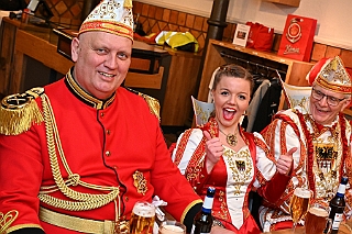 KoenigBrauerei 2025-01-30 08  Der Prinz ist ein „König“ - Mit der Prinzengarde „ON TOUR“. Am 30. Januar  waren wir mit der Prinzengarde und einigen „Blauen Jungs“ in Beeck unterwegs. Nicht Stadtteilbesichtigung, sondern Rundgang durch die „königliche“ Braustätte. : DVPJ, Holger II, Phil II., Prinz Karneval, Prinz, Prinzessin Mia I., Hofmarschälle, Page, Pagen, Paginnen, HDK, Duisburg, Karneval, Helau, Tollität, Event, Session 2024, Session 2025, HDK Duisburg, Hauptausschuss, Hauptausschuss Karneval Duisburg, Duisburg ist echt