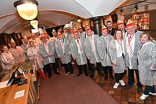 KoenigBrauerei 2025-01-30 17  Der Prinz ist ein „König“ - Mit der Prinzengarde „ON TOUR“. Am 30. Januar  waren wir mit der Prinzengarde und einigen „Blauen Jungs“ in Beeck unterwegs. Nicht Stadtteilbesichtigung, sondern Rundgang durch die „königliche“ Braustätte. : DVPJ, Holger II, Phil II., Prinz Karneval, Prinz, Prinzessin Mia I., Hofmarschälle, Page, Pagen, Paginnen, HDK, Duisburg, Karneval, Helau, Tollität, Event, Session 2024, Session 2025, HDK Duisburg, Hauptausschuss, Hauptausschuss Karneval Duisburg, Duisburg ist echt