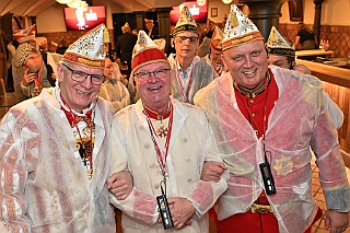 KoenigBrauerei 2025-01-30 19  Der Prinz ist ein „König“ - Mit der Prinzengarde „ON TOUR“. Am 30. Januar  waren wir mit der Prinzengarde und einigen „Blauen Jungs“ in Beeck unterwegs. Nicht Stadtteilbesichtigung, sondern Rundgang durch die „königliche“ Braustätte. : DVPJ, Holger II, Phil II., Prinz Karneval, Prinz, Prinzessin Mia I., Hofmarschälle, Page, Pagen, Paginnen, HDK, Duisburg, Karneval, Helau, Tollität, Event, Session 2024, Session 2025, HDK Duisburg, Hauptausschuss, Hauptausschuss Karneval Duisburg, Duisburg ist echt