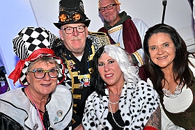 Lebenshilfe 2025--02-02  21  Ein Volles Haus - Die 14. Integrative Karnevalssitzung der Lebenshilfe Duisburg im Kultur- und Bürgerzentrum Duisburg-Süd „Steinhof“ Huckingen. Mit vielen tollen Showacts und natürlich mit den Duisburger Prinzencrews. Durch das Programm führte „Obelix“ Michel. : DVPJ, Holger II, Phil II., Prinz Karneval, Prinz, Prinzessin Mia I., Hofmarschälle, Page, Pagen, Paginnen, HDK, Duisburg, Karneval, Helau, Tollität, Event, Session 2024, Session 2025, HDK Duisburg, Hauptausschuss, Hauptausschuss Karneval Duisburg, Duisburg ist echt