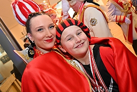 Lebenshilfe 2025--02-02  22  Ein Volles Haus - Die 14. Integrative Karnevalssitzung der Lebenshilfe Duisburg im Kultur- und Bürgerzentrum Duisburg-Süd „Steinhof“ Huckingen. Mit vielen tollen Showacts und natürlich mit den Duisburger Prinzencrews. Durch das Programm führte „Obelix“ Michel. : DVPJ, Holger II, Phil II., Prinz Karneval, Prinz, Prinzessin Mia I., Hofmarschälle, Page, Pagen, Paginnen, HDK, Duisburg, Karneval, Helau, Tollität, Event, Session 2024, Session 2025, HDK Duisburg, Hauptausschuss, Hauptausschuss Karneval Duisburg, Duisburg ist echt