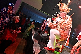 Lebenshilfe 2025--02-02  35  Ein Volles Haus - Die 14. Integrative Karnevalssitzung der Lebenshilfe Duisburg im Kultur- und Bürgerzentrum Duisburg-Süd „Steinhof“ Huckingen. Mit vielen tollen Showacts und natürlich mit den Duisburger Prinzencrews. Durch das Programm führte „Obelix“ Michel. : DVPJ, Holger II, Phil II., Prinz Karneval, Prinz, Prinzessin Mia I., Hofmarschälle, Page, Pagen, Paginnen, HDK, Duisburg, Karneval, Helau, Tollität, Event, Session 2024, Session 2025, HDK Duisburg, Hauptausschuss, Hauptausschuss Karneval Duisburg, Duisburg ist echt