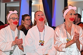 Lebenshilfe 2025--02-02  48  Ein Volles Haus - Die 14. Integrative Karnevalssitzung der Lebenshilfe Duisburg im Kultur- und Bürgerzentrum Duisburg-Süd „Steinhof“ Huckingen. Mit vielen tollen Showacts und natürlich mit den Duisburger Prinzencrews. Durch das Programm führte „Obelix“ Michel. : DVPJ, Holger II, Phil II., Prinz Karneval, Prinz, Prinzessin Mia I., Hofmarschälle, Page, Pagen, Paginnen, HDK, Duisburg, Karneval, Helau, Tollität, Event, Session 2024, Session 2025, HDK Duisburg, Hauptausschuss, Hauptausschuss Karneval Duisburg, Duisburg ist echt