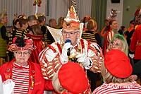 01 KG Klein aaf  2025-02-05 11  In Duisburg feiert man auch Mittwochs - Am Späten Nachmittag hatten wir den ersten Termin in Essen. Hausfrauennachmittag im Pfarrheim Herz-Jesu der 1.Gr. KG „Klein-aaf“ aus Essen-Borbeck. Und dann folge ein langer ,kölscher, Abend im Kultur- und Bürgerzentrum Duisburg-Süd Steinhof Huckingen e.V. Dort hieß es „Jeck unter Strom“. : DVPJ, Holger II, Phil II., Prinz Karneval, Prinz, Prinzessin Mia I., Hofmarschälle, Page, Pagen, Paginnen, HDK, Duisburg, Karneval, Helau, Tollität, Event, Session 2024, Session 2025, HDK Duisburg, Hauptausschuss, Hauptausschuss Karneval Duisburg, Duisburg ist echt