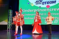02 JeckUnterStrom  2025-02-05 010  In Duisburg feiert man auch Mittwochs - Am Späten Nachmittag hatten wir den ersten Termin in Essen. Hausfrauennachmittag im Pfarrheim Herz-Jesu der 1.Gr. KG „Klein-aaf“ aus Essen-Borbeck. Und dann folge ein langer ,kölscher, Abend im Kultur- und Bürgerzentrum Duisburg-Süd Steinhof Huckingen e.V. Dort hieß es „Jeck unter Strom“. : DVPJ, Holger II, Phil II., Prinz Karneval, Prinz, Prinzessin Mia I., Hofmarschälle, Page, Pagen, Paginnen, HDK, Duisburg, Karneval, Helau, Tollität, Event, Session 2024, Session 2025, HDK Duisburg, Hauptausschuss, Hauptausschuss Karneval Duisburg, Duisburg ist echt