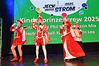 02 JeckUnterStrom  2025-02-05 012  In Duisburg feiert man auch Mittwochs - Am Späten Nachmittag hatten wir den ersten Termin in Essen. Hausfrauennachmittag im Pfarrheim Herz-Jesu der 1.Gr. KG „Klein-aaf“ aus Essen-Borbeck. Und dann folge ein langer ,kölscher, Abend im Kultur- und Bürgerzentrum Duisburg-Süd Steinhof Huckingen e.V. Dort hieß es „Jeck unter Strom“. : DVPJ, Holger II, Phil II., Prinz Karneval, Prinz, Prinzessin Mia I., Hofmarschälle, Page, Pagen, Paginnen, HDK, Duisburg, Karneval, Helau, Tollität, Event, Session 2024, Session 2025, HDK Duisburg, Hauptausschuss, Hauptausschuss Karneval Duisburg, Duisburg ist echt