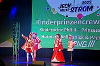 02 JeckUnterStrom  2025-02-05 014  In Duisburg feiert man auch Mittwochs - Am Späten Nachmittag hatten wir den ersten Termin in Essen. Hausfrauennachmittag im Pfarrheim Herz-Jesu der 1.Gr. KG „Klein-aaf“ aus Essen-Borbeck. Und dann folge ein langer ,kölscher, Abend im Kultur- und Bürgerzentrum Duisburg-Süd Steinhof Huckingen e.V. Dort hieß es „Jeck unter Strom“. : DVPJ, Holger II, Phil II., Prinz Karneval, Prinz, Prinzessin Mia I., Hofmarschälle, Page, Pagen, Paginnen, HDK, Duisburg, Karneval, Helau, Tollität, Event, Session 2024, Session 2025, HDK Duisburg, Hauptausschuss, Hauptausschuss Karneval Duisburg, Duisburg ist echt