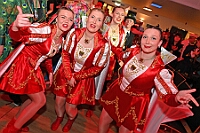 02 JeckUnterStrom  2025-02-05 078  In Duisburg feiert man auch Mittwochs - Am Späten Nachmittag hatten wir den ersten Termin in Essen. Hausfrauennachmittag im Pfarrheim Herz-Jesu der 1.Gr. KG „Klein-aaf“ aus Essen-Borbeck. Und dann folge ein langer ,kölscher, Abend im Kultur- und Bürgerzentrum Duisburg-Süd Steinhof Huckingen e.V. Dort hieß es „Jeck unter Strom“. : DVPJ, Holger II, Phil II., Prinz Karneval, Prinz, Prinzessin Mia I., Hofmarschälle, Page, Pagen, Paginnen, HDK, Duisburg, Karneval, Helau, Tollität, Event, Session 2024, Session 2025, HDK Duisburg, Hauptausschuss, Hauptausschuss Karneval Duisburg, Duisburg ist echt