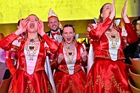 02 JeckUnterStrom  2025-02-05 103  In Duisburg feiert man auch Mittwochs - Am Späten Nachmittag hatten wir den ersten Termin in Essen. Hausfrauennachmittag im Pfarrheim Herz-Jesu der 1.Gr. KG „Klein-aaf“ aus Essen-Borbeck. Und dann folge ein langer ,kölscher, Abend im Kultur- und Bürgerzentrum Duisburg-Süd Steinhof Huckingen e.V. Dort hieß es „Jeck unter Strom“. : DVPJ, Holger II, Phil II., Prinz Karneval, Prinz, Prinzessin Mia I., Hofmarschälle, Page, Pagen, Paginnen, HDK, Duisburg, Karneval, Helau, Tollität, Event, Session 2024, Session 2025, HDK Duisburg, Hauptausschuss, Hauptausschuss Karneval Duisburg, Duisburg ist echt