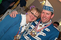 03 Piratensause 2025-02-07 06  Freitags-Tour am 7. Februar - Mit einem besonderen Kegelabend im „König-Haus“ beginnen wir die Tour. Holger traf seine Kegelbrüder. Weiter unter Männern ging der Abend dann bei der Herrensitzung der Prinzengarde. Danach kaperten wir die Bühne bei der Piratensause der Piraten des Südens. Zum guten Schluss gab es dann noch den „Ritterschmaus“ in Ruhrort bei KG Weiß-Grün Ruhrort. : DVPJ, Holger II, Phil II., Prinz Karneval, Prinz, Prinzessin Mia I., Hofmarschälle, Page, Pagen, Paginnen, HDK, Duisburg, Karneval, Helau, Tollität, Event, Session 2024, Session 2025, HDK Duisburg, Hauptausschuss, Hauptausschuss Karneval Duisburg, Duisburg ist echt