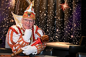 Casino 2025-02-11 08  Sponsorenbesuch - Ein Sponsor der Prinzencrew ist das „MERKUR CASINO DUISBURG“. Das Casino Duisburg steht für modernes Entertainment in einer atemberaubenden Atmosphäre. : DVPJ, Holger II, Phil II., Prinz Karneval, Prinz, Prinzessin Mia I., Hofmarschälle, Page, Pagen, Paginnen, HDK, Duisburg, Karneval, Helau, Tollität, Event, Session 2024, Session 2025, HDK Duisburg, Hauptausschuss, Hauptausschuss Karneval Duisburg, Duisburg ist echt