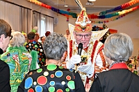 02 KFD StPeterPaul 2025-02-18 09  Tour-Tag 18. Februar - Der erste Termin führt uns ins Seniorenhaus vom Johanniter-Stift Duisburg-Neudorf an der Wildstraße. Weiter Richtung Süden besuchen wir den Seniorenkarneval die KFD in St. Peter und Paul Gemeinde in Duisburg-Huckingen. Von dort fahren wir in die Landeshauptstadt, Düsseldorf, wo es im Landtag heute mal närrisch zu gut. Der „Närrische Landtag“ ist gelebteTradition. : DVPJ, Holger II, Phil II., Prinz Karneval, Prinz, Prinzessin Mia I., Hofmarschälle, Page, Pagen, Paginnen, HDK, Duisburg, Karneval, Helau, Tollität, Event, Session 2024, Session 2025, HDK Duisburg, Hauptausschuss, Hauptausschuss Karneval Duisburg, Duisburg ist echt