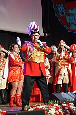 Kuerung Toni I 2026-01-10 060  Endlich Karnevalsprinz: Toni I. -  Am Samstag 10. Januar 2026 war es endlich soweit. Kürung se. Tollität Prinz Toni I., im Rahmen eines hochklassigen Galaabends in der ausverkauften Mercatorhalle in Duisburg. Ein stimmungsvoller Abend mit Show, Musik und Tanz. Vorab präsentierte sich die Prinzencrew 2026 im WYNDHAM Hotel Duisburger Hof der Leibgarde se. Tollität, die Prinzengarde der Stadt Duisburg. : DVPJ, Toni I, Jules I., Prinz Karneval, Prinz, Prinzessin Aileen I., Hofmarschälle, Page, Pagen, Paginnen, HDK, Duisburg, Karneval, Helau, Tollität, Event, Session 2025, Session 2025, HDK Duisburg, Hauptausschuss, Hauptausschuss Karneval Duisburg, Duisburg ist echt