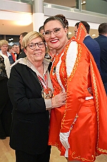 Kuerung Toni I 2026-01-10 108  Endlich Karnevalsprinz: Toni I. -  Am Samstag 10. Januar 2026 war es endlich soweit. Kürung se. Tollität Prinz Toni I., im Rahmen eines hochklassigen Galaabends in der ausverkauften Mercatorhalle in Duisburg. Ein stimmungsvoller Abend mit Show, Musik und Tanz. Vorab präsentierte sich die Prinzencrew 2026 im WYNDHAM Hotel Duisburger Hof der Leibgarde se. Tollität, die Prinzengarde der Stadt Duisburg. : DVPJ, Toni I, Jules I., Prinz Karneval, Prinz, Prinzessin Aileen I., Hofmarschälle, Page, Pagen, Paginnen, HDK, Duisburg, Karneval, Helau, Tollität, Event, Session 2025, Session 2025, HDK Duisburg, Hauptausschuss, Hauptausschuss Karneval Duisburg, Duisburg ist echt