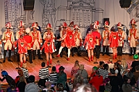 02 Damens AMaB 2026- 02-01 22  Tour-Tag, 1. Februar - Im Intercity Hotel feierten die Roten Funken ihr 77-jähriges Bestehen an diesem Sonntagmorgen, auch wir gratulierten. Auf zum Heimspiel für unsere Christin hieß es danach, dies bei der Damensitzung der » Blauen Jungs «. Eine große Kinderschar erwartete uns dann im Steinhof. Die Musketiere hielten dort ihre Kindersitzung ab. In die Rheinhausenhall führte uns dann der nächste Termin, Damensitzung von Rot-Weiß. Zum Schluß erwartete und die SPD Großenbaum/Rahm bei ihrem „Tanztee“ in unserem Stadquartier, dem Coupe 1900. : DVPJ, Toni I, Jules I., Prinz Karneval, Prinz, Prinzessin Aileen I., Hofmarschälle, Page, Pagen, Paginnen, HDK, Duisburg, Karneval, Helau, Tollität, Event, Session 2025, Session 2025, HDK Duisburg, Hauptausschuss, Hauptausschuss Karneval Duisburg, Duisburg ist echt