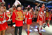 05 Tanztee SPD Coupre1900 2026-02-01 15  Tour-Tag, 1. Februar - Im Intercity Hotel feierten die Roten Funken ihr 77-jähriges Bestehen an diesem Sonntagmorgen, auch wir gratulierten. Auf zum Heimspiel für unsere Christin hieß es danach, dies bei der Damensitzung der » Blauen Jungs «. Eine große Kinderschar erwartete uns dann im Steinhof. Die Musketiere hielten dort ihre Kindersitzung ab. In die Rheinhausenhall führte uns dann der nächste Termin, Damensitzung von Rot-Weiß. Zum Schluß erwartete und die SPD Großenbaum/Rahm bei ihrem „Tanztee“ in unserem Stadquartier, dem Coupe 1900. : DVPJ, Toni I, Jules I., Prinz Karneval, Prinz, Prinzessin Aileen I., Hofmarschälle, Page, Pagen, Paginnen, HDK, Duisburg, Karneval, Helau, Tollität, Event, Session 2025, Session 2025, HDK Duisburg, Hauptausschuss, Hauptausschuss Karneval Duisburg, Duisburg ist echt