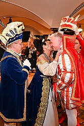 Prinzentref KoenigBrau 2026- 02-02 43  Prinzentreffen in der Brauerei - Auf Initiative von Tobias Ostermann, Verkaufsleiter Ruhrgebiet, und HDK Präsident Michel Jansen lud die König Brauerei in Kooperation mit dem HDK zum Prinzentreffen in den Theodor-König-Keller auf dem Gelände der König Brauerei. Dieser spontanen Einladung folgten die Tollitäten aus Essen, Oberhausen und Moers. Prinz Toni I. erwies sich als sympathischer Co-Gastgeber bei diesem unterhaltsamen Abend. : DVPJ, Toni I, Jules I., Prinz Karneval, Prinz, Prinzessin Aileen I., Hofmarschälle, Page, Pagen, Paginnen, HDK, Duisburg, Karneval, Helau, Tollität, Event, Session 2025, Session 2025, HDK Duisburg, Hauptausschuss, Hauptausschuss Karneval Duisburg, Duisburg ist echt