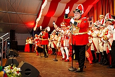 09 Narrenkarrussel Serm 2026-02-14 03  Am Nelkensamstag, 14. Februar - Nach dem Wecken der Kinderprinezcrew, dem Besuch des Kinderkarnevalszugs in Hamborm und des Biwaks der Ehrengarde mit der Bürgergarde vor dem Forum, standen dann die letzten Saalveranstaltungen am Abend auf dem Programm. Wir bedanken uns nochmals für die tollen Geschenke die wir dort erhalten haben. : DVPJ, Toni I, Jules I., Prinz Karneval, Prinz, Prinzessin Aileen I., Hofmarschälle, Page, Pagen, Paginnen, HDK, Duisburg, Karneval, Helau, Tollität, Event, Session 2025, Session 2025, HDK Duisburg, Hauptausschuss, Hauptausschuss Karneval Duisburg, Duisburg ist echt