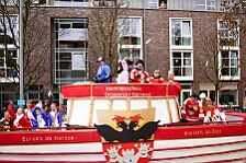 Rosenmontag Wecken Rathaus Umzug Heerlager 2026-02-16 059  Rosenmontag 2026 - Es sollte unser schönster Tag werden, aber das Wetter wollte es anders. Trotzdem wird er unvergesslich bleiben. Beim Wecken  vor dem WYNDHAM Hotel Duisburger Hof war es schon recht ungemütlich. Danach verbrachten wir ein paar schöne Stunden in unserem Rathaus, beim Prinzenfrühstück mit OB Sören Link. Pünktlich zum Start des Rosenmontagszugs geht es los mit dem Regen, bis auf kurze Momente hielt er an bis zum Ende des Zuges. Nachdem sich alle im König Pilsener Festzelt auf gewärmt hatten, kamen auf der Bühne die Verabschiedung von unserer Crew, Toni I., und der Kinderprinzencrew 2026. : DVPJ, Toni I, Jules I., Prinz Karneval, Prinz, Prinzessin Aileen I., Hofmarschälle, Page, Pagen, Paginnen, HDK, Duisburg, Karneval, Helau, Tollität, Event, Session 2025, Session 2025, HDK Duisburg, Hauptausschuss, Hauptausschuss Karneval Duisburg, Duisburg ist echt